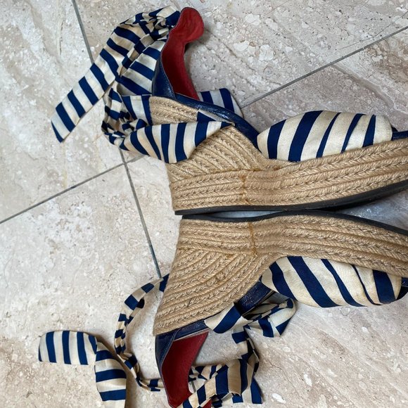 UGG Lucianna Espadrille Wedge Sandal Tie-Up Blue & Ivory Stripe - Size 8 - Picture 4 of 7